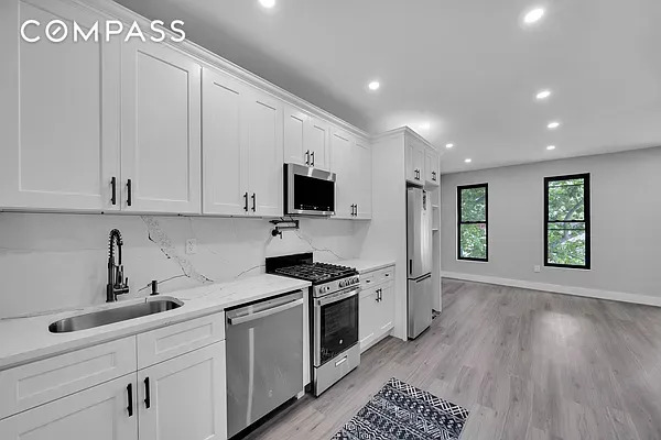 30 MARCONI PL