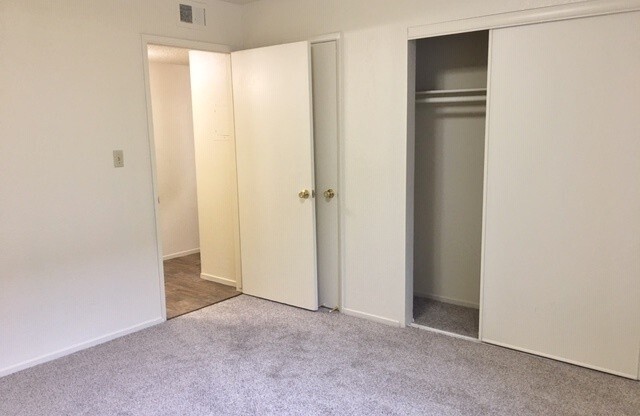 1 bed, 1 bath, 640 sqft, $1,425, Unit 77