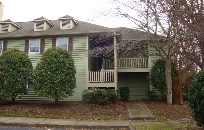 Inviting 2 bedroom, 2 bath upstairs end unit condo in Hunter’s Run!