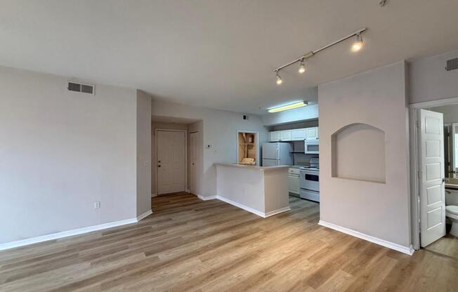 5506 Metrowest Blvd Apt. 201