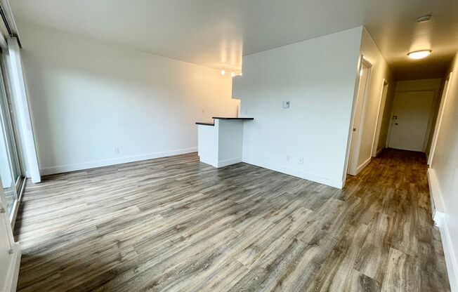 2 beds, 1 bath, 600 sqft, $2,095, Unit 203