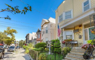 72 RESERVOIR AVE