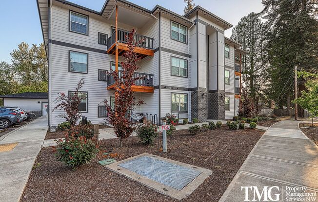 The Standard at Harmony Park - Brand New Apartments for Rent in Milwaukie, Oregon!