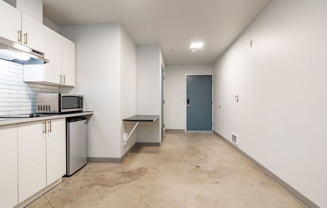 Studio, 1 bath, 154 sqft, $795, Unit 015