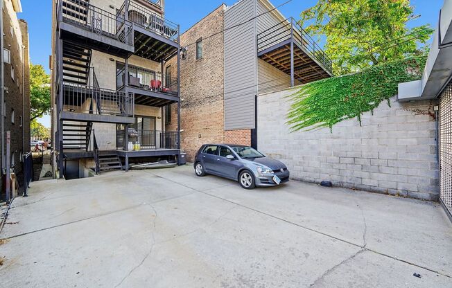 2430 W IOWA ST