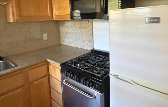 1 bed, 1 bath, $1,695, Unit 7334