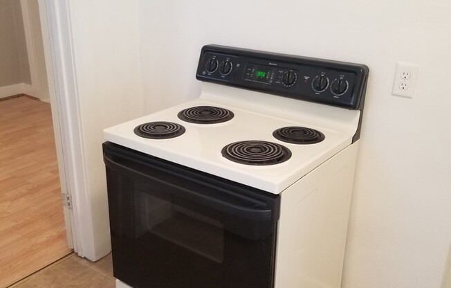 1 bed, 1 bath, 436 sqft, $650, Unit 107