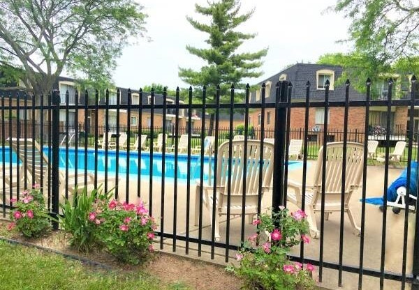 2 beds, 1 bath, 850 sqft, $1,295, Unit 312