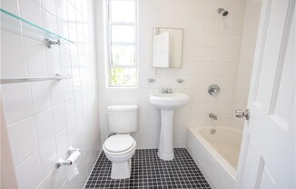 106 E 208 ST