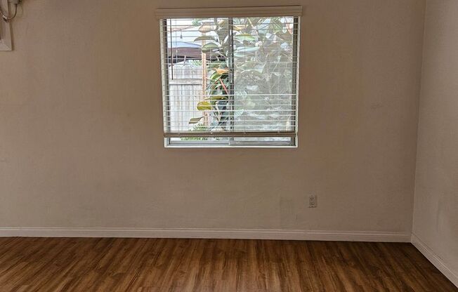 Charming 2 Bedroom/1 Bath Home