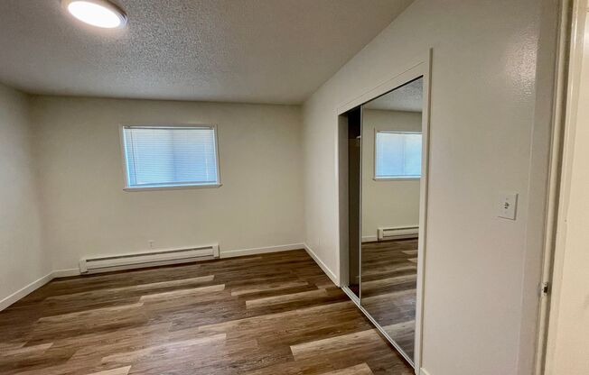 2 beds, 1 bath, 760 sqft, $1,100, Unit 10