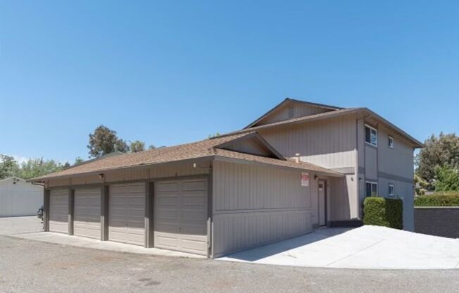 2 beds, 1 bath, $2,300, Unit Rohnert Park, CA 94928