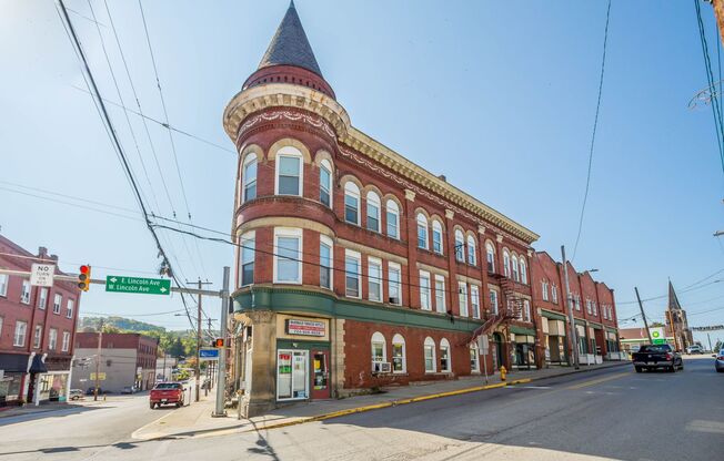 1 bed, 1 bath, 800 sqft, $699, Unit 103 W Lincoln Ave #7