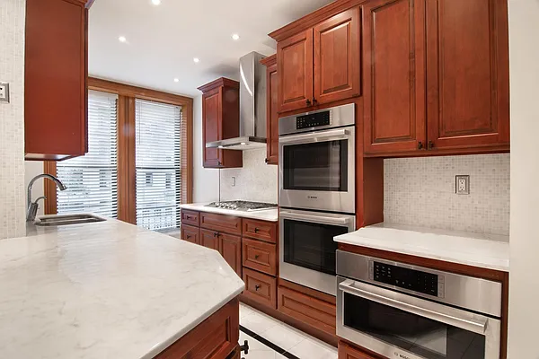 575 West End Ave.