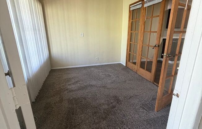 Hollywood & Highland Walkable Apartment Community