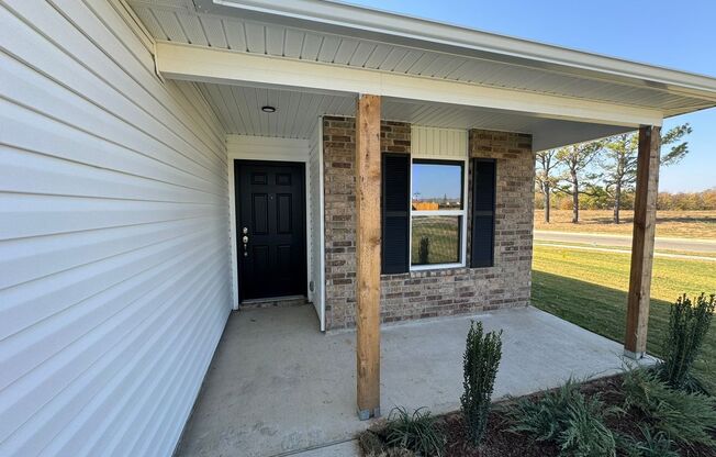 Beautiful 4 bedroom 2 bath new construction home in Coweta!