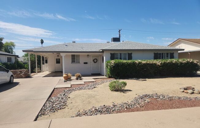 3 bed 2 bath, w/ Casita and no HOA!