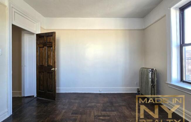 1 bed, 1 bath, $2,350, Unit D3