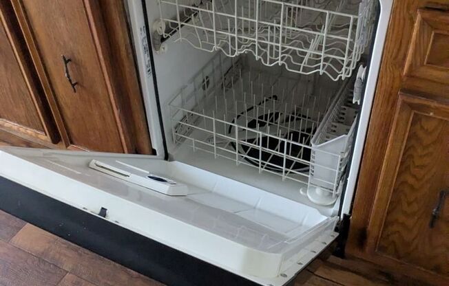 2 beds, 1.5 baths, 1,000 sqft, $1,451, Unit 8199-8199E