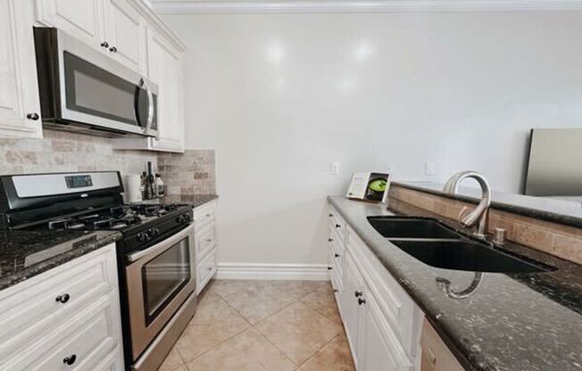Gorgeous 1 Bed / 1 Bath with Large Private Patio in Carlsbad Village!
