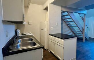 1 bed, 1 bath, $1,200, Unit 27