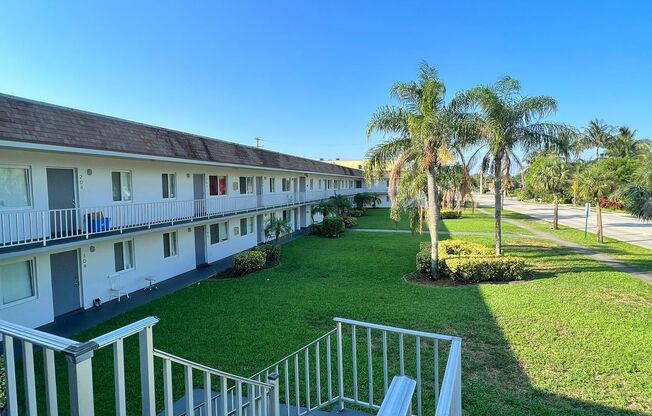 1200 S Broadway Lantana, FL 33462