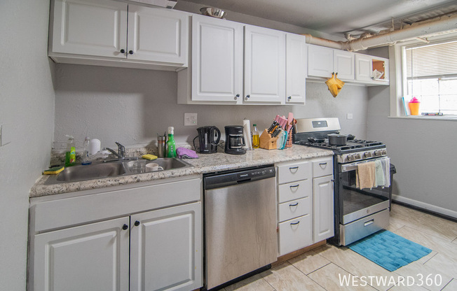 3821 W WRIGHTWOOD