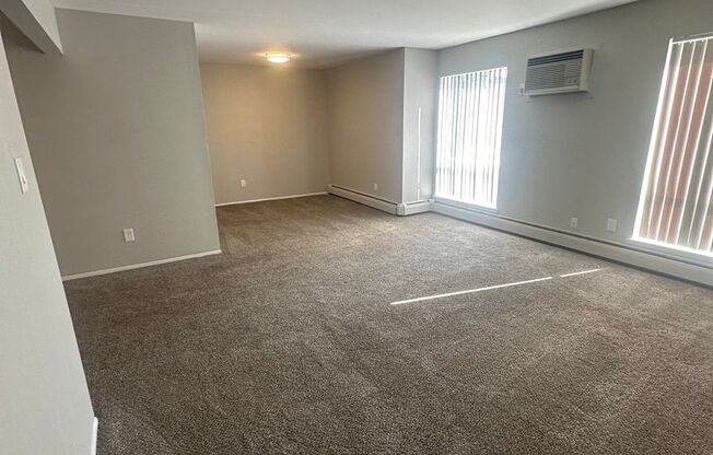 2 beds, 1 bath, 900 sqft, $1,345