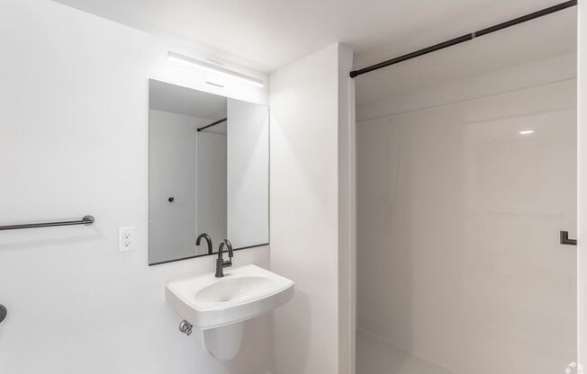 Studio, 1 bath, 475 sqft, $1,695, Unit LWE