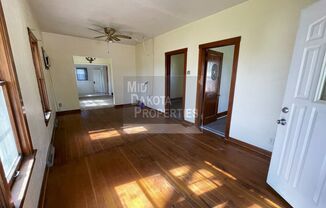 2 beds, 1 bath, $900