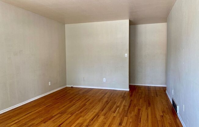 2409-2413 Clearview Ave