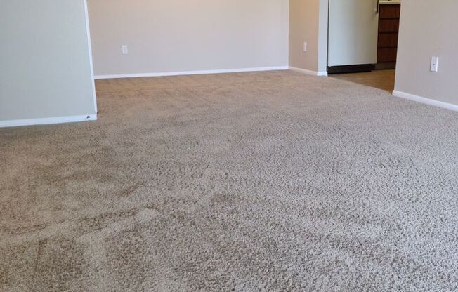 1 bed, 1 bath, 670 sqft, $1,250, Unit 212