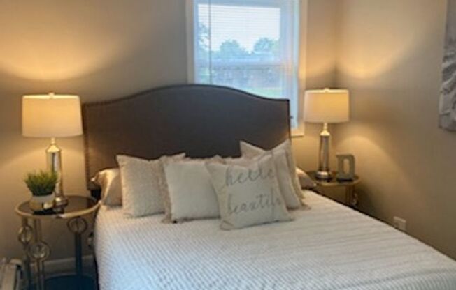 2 beds, 1 bath, $1,550, Unit 440-16