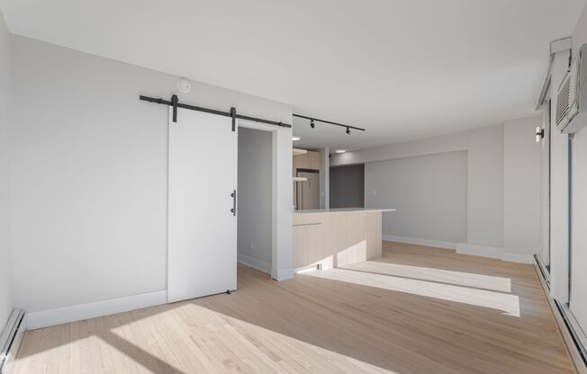 3 beds, 1.5 baths, 1,001 sqft, $3,250, Unit 6K