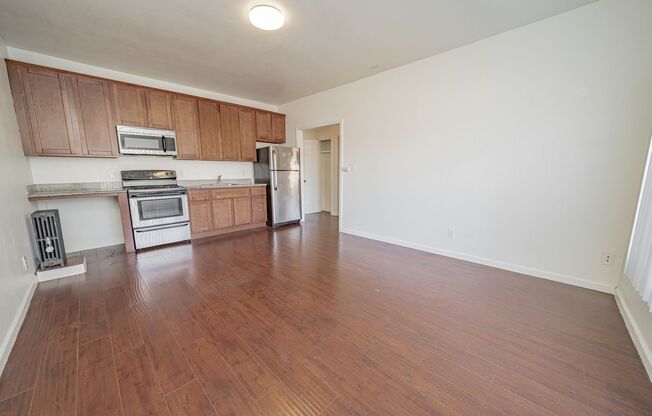 1 bed, 1 bath, $1,595, Unit 103
