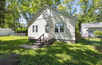 2 Bedroom Bungalow - $1300 - Lease Special