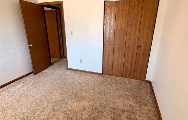 2 beds, 1 bath, 680 sqft, $775, Unit 1006B