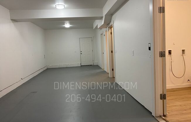 Heart of Renton! Amazing 4 bed, 3.5 bath Renton townhome in a desirable location! Easy self showings!