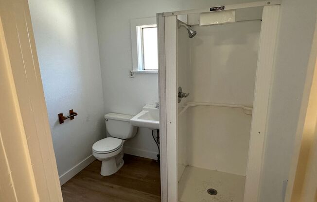 Studio, 1 bath, 300 sqft, $1,100, Unit Unit 7