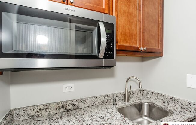 Studio, 1 bath, 226 sqft, $995, Unit 1016 1/2-12