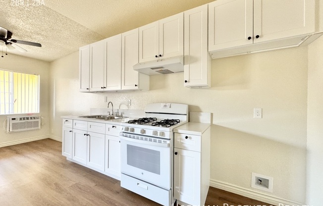 15552 NORDHOFF ST