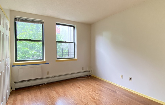233 W 121 ST