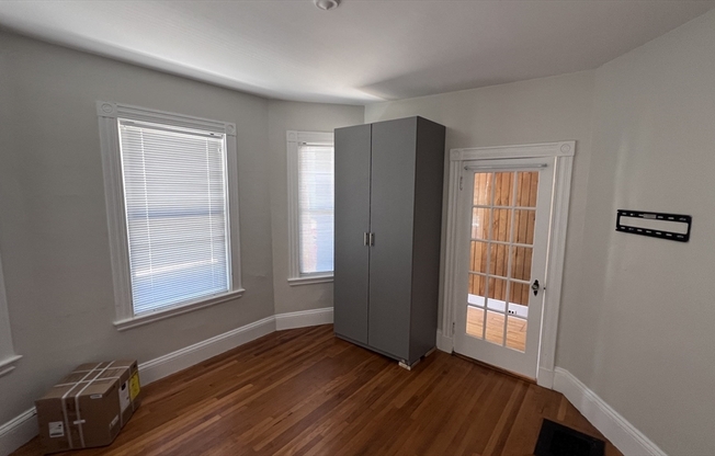 35 KINGSTON ST