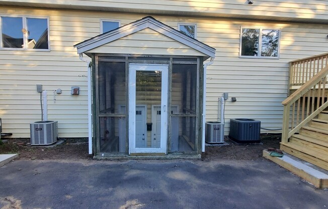 3 beds, 2.5 baths, 2,490 sqft, $3,700, Unit 22