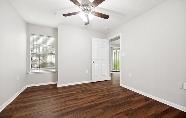 2 beds, 2 baths, 800 sqft, $1,595, Unit 5103