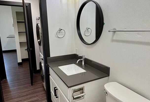 1 bed, 1 bath, $2,195, Unit 101