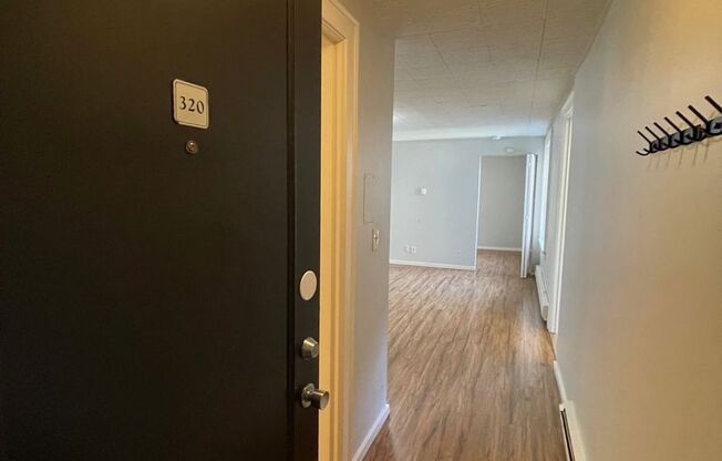 1 bed, 1 bath, 450 sqft, $1,395, Unit 320