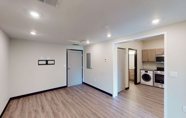 1 bed, 1 bath, 470 sqft, $1,090, Unit 3200-203
