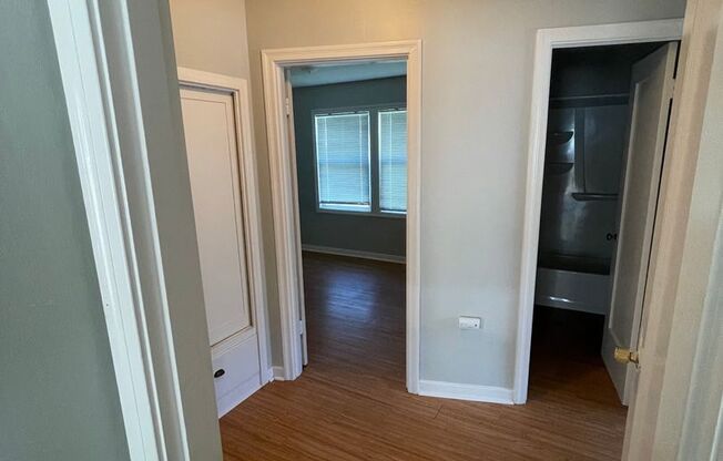 2 beds, 1 bath, 800 sqft, $1,495