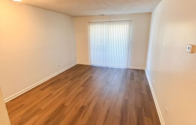 1 bed, 1 bath, 497 sqft, $688, Unit Unit 4